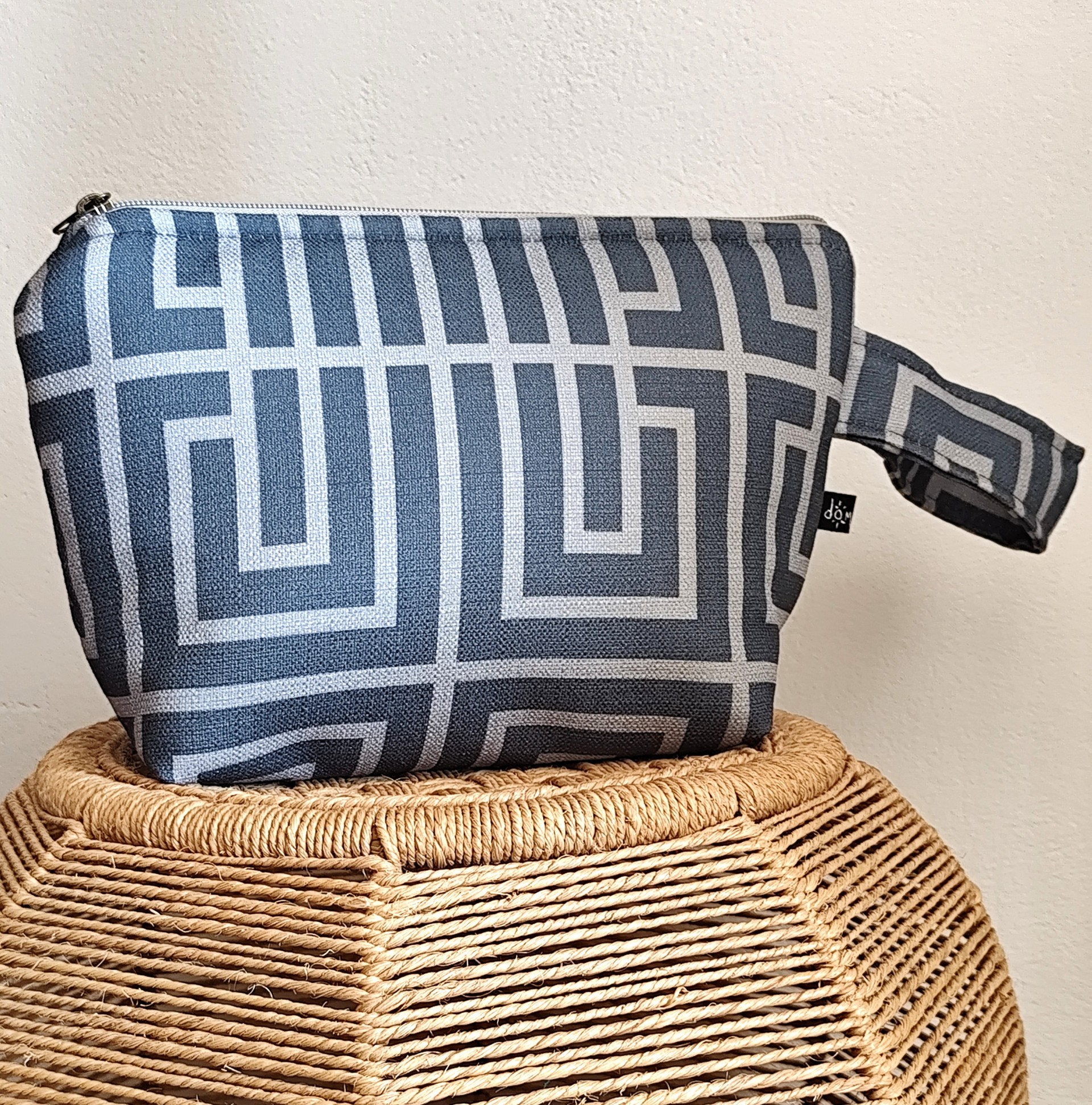 Geometric – Grey Pouch Bag Medium